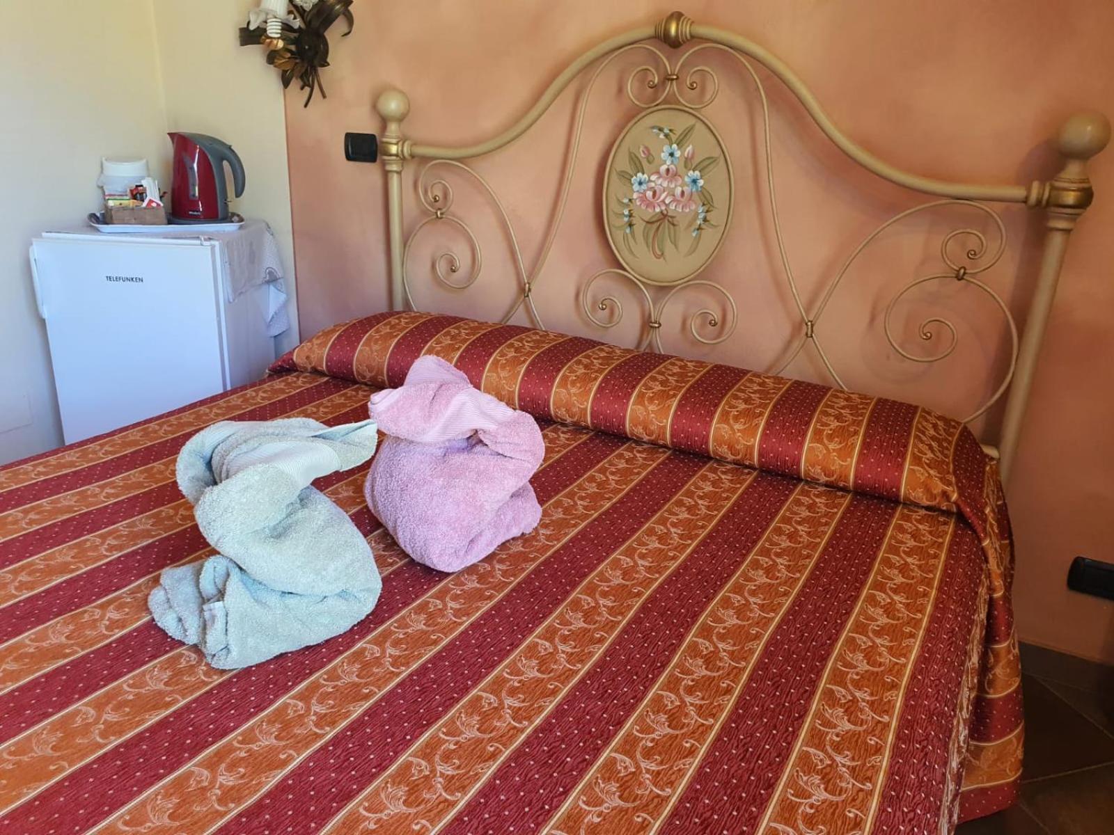 Agriturismo Cascina L'Arche Santo Stefano Belbo Eksteriør bilde