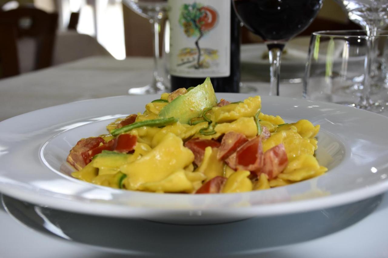 Agriturismo Cascina L'Arche Santo Stefano Belbo Eksteriør bilde